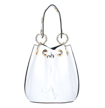 Bílá kožená kabelka ve tvaru pytle 5319