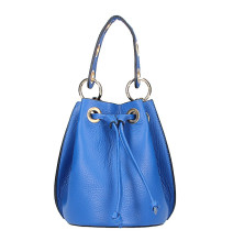 Azurově modrá kožená kabelka ve tvaru pytle 5319
