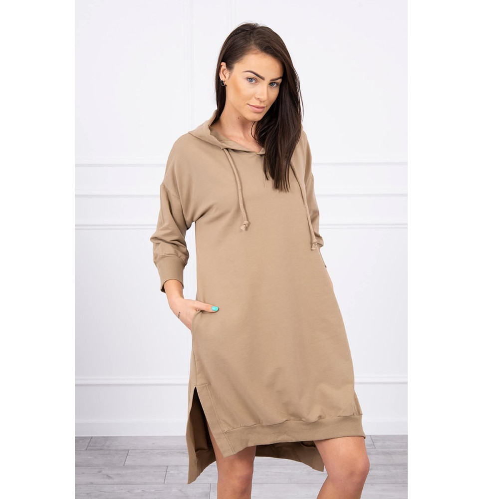 Dress with extended back and with e hood MI9078 camel