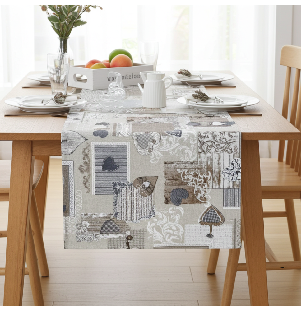 Běhoun na stůl patchwork šedohnedé srdíčka