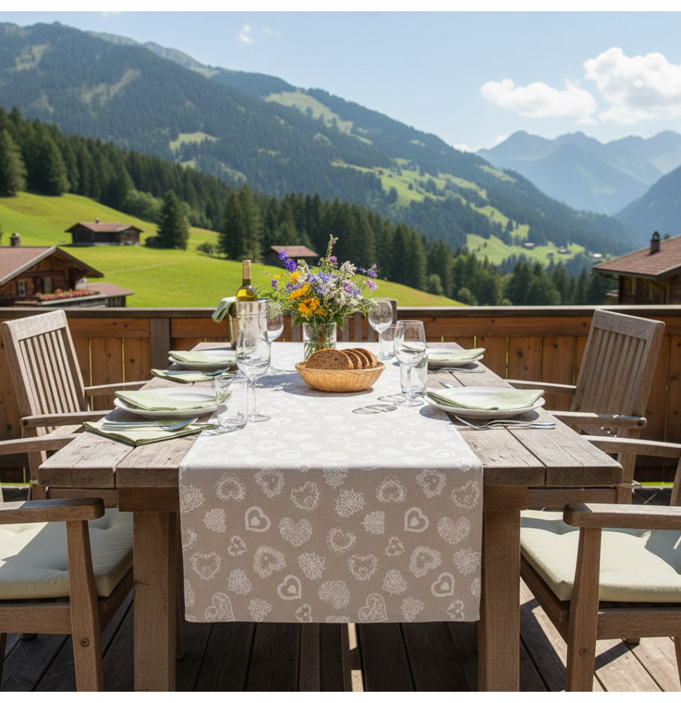 Futófelület az asztalon fehér szívek